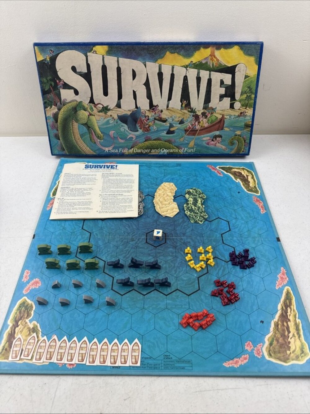 Survive! Parker Bros 1982 Vintage Board Game  Strategy Island
